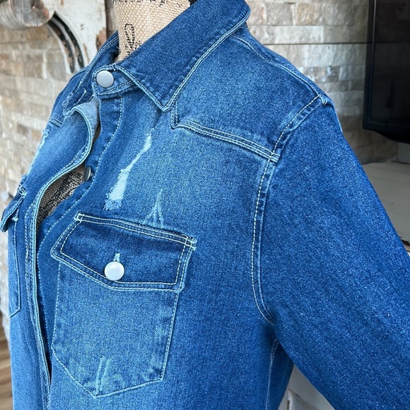 Love Tree Denim long sleeve button down distressed raw hem tunic shirt - Picture 4 of 16
